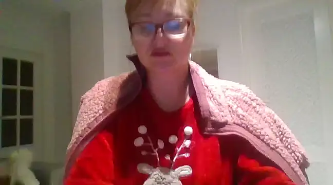 Snapshot of Luzia-Sal chatting on 02-05-25, 06:02 Luzia-Sal online show from 02-05-25, 06:02