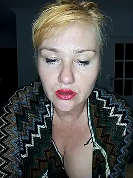 Snapshot of Luzia-Sal chatting on 02-20-25, 12:19 Luzia-Sal online show from 02-20-25, 12:19