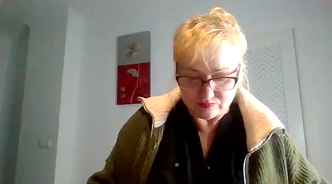 Snapshot of Luzia-Sal chatting on 03-05-25, 06:45 Luzia-Sal online show from 03-05-25, 06:45