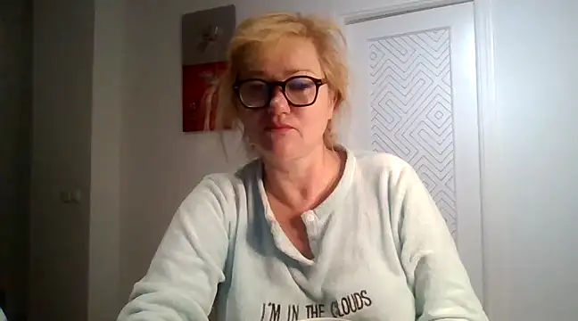 Snapshot of Luzia-Sal chatting on 03-13-25, 06:48 Luzia-Sal online show from 03-13-25, 06:48