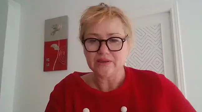 Snapshot of Luzia-Sal chatting on 03-17-25, 09:22 Luzia-Sal online show from 03-17-25, 09:22