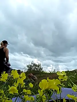 Snapshot of Luzia-Sal chatting on 03-19-25, 11:39 Luzia-Sal online show from 03-19-25, 11:39