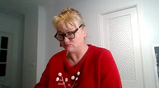 Snapshot of Luzia-Sal chatting on 03-20-25, 07:03 Luzia-Sal online show from 03-20-25, 07:03