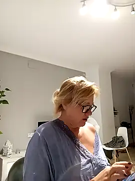 Snapshot of Luzia-Sal chatting on 09-09-25, 06:02 Luzia-Sal online show from 09-09-25, 06:02