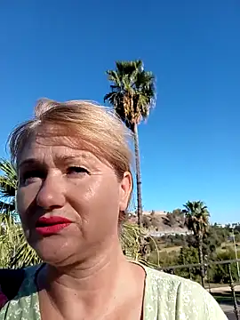 Snapshot of Luzia-Sal chatting on 09-14-25, 08:35 Luzia-Sal online show from 09-14-25, 08:35