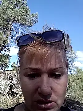 Snapshot of Luzia-Sal chatting on 10-11-25, 11:31 Luzia-Sal online show from 10-11-25, 11:31