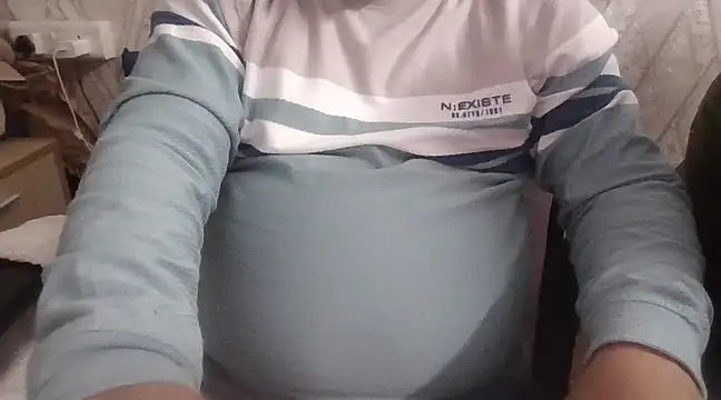 Snapshot of SeductiveStar chatting on 02-23-25, 01:53 SeductiveStar online show from 02-23-25, 01:53