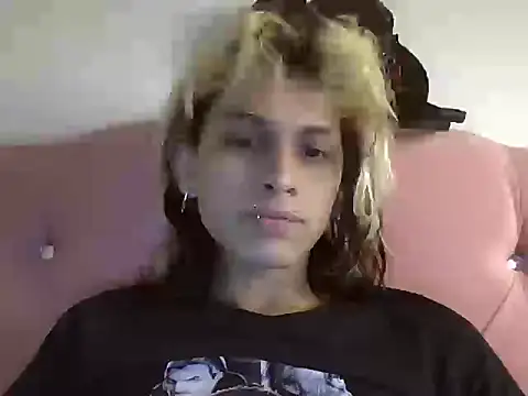 Olivia7u7 online show from 10-15-25, 06:08