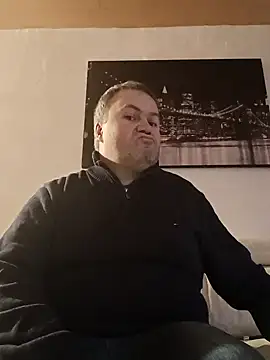 Snapshot of Pourleplasirs chatting on 02-05-25, 10:44 Pourleplasirs online show from 02-05-25, 10:44