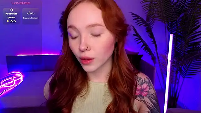 Maya Light online show from 01-06-26, 01:42