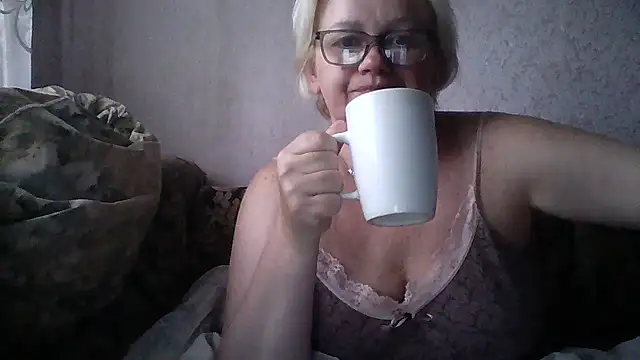 Snapshot of Mayya4321 chatting on 06-07-26, 06:17 Mayya4321 online show from 06-07-26, 06:17