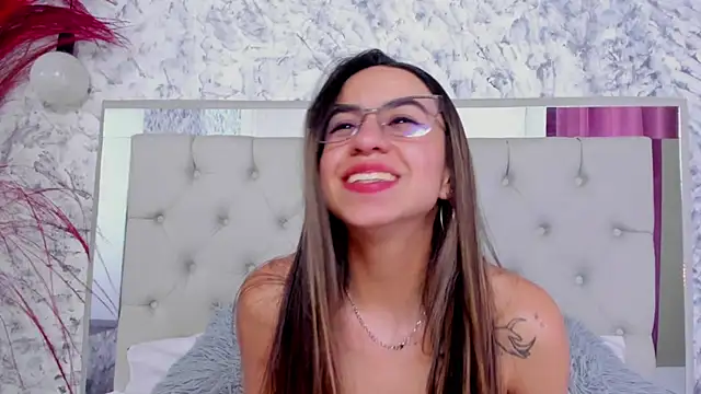 Ariana greenblat online show from 12-13-25, 07:53