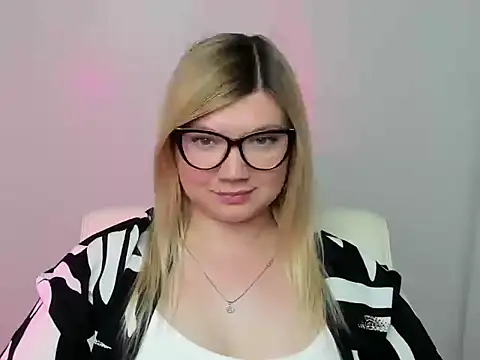 Lola moree online show from 09-21-25, 11:34