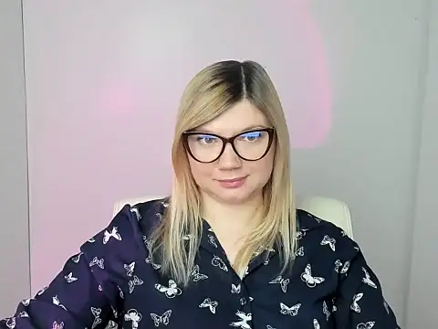 Lola moree online show from 10-23-25, 05:51