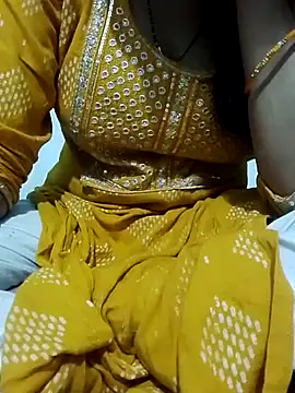 Snapshot of saaniya chatting on 10-03-25, 05:43 saaniya online show from 10-03-25, 05:43