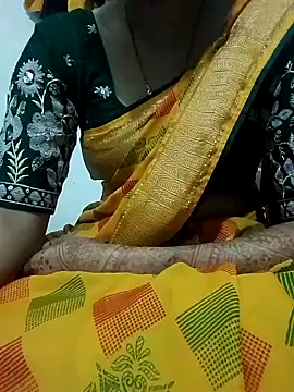 Snapshot of saaniya chatting on 10-13-25, 05:57 saaniya online show from 10-13-25, 05:57