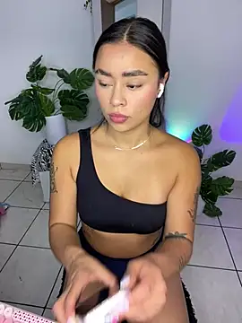 meli ortiz  online show from 04-29-26, 02:21