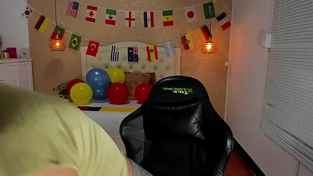 Hadley  online show from 06-20-26, 03:42
