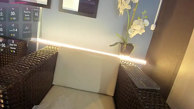 AliDiaz  online show from 11-25-25, 07:47