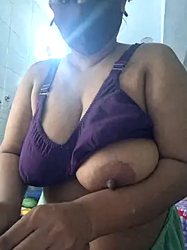 Snapshot of sona-pakhi01 chatting on 10-14-25, 06:14 sona-pakhi01 online show from 10-14-25, 06:14