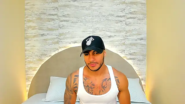 Snapshot of lennox_ray chatting on 02-20-25, 03:19 lennox ray online show from 02-20-25, 03:19