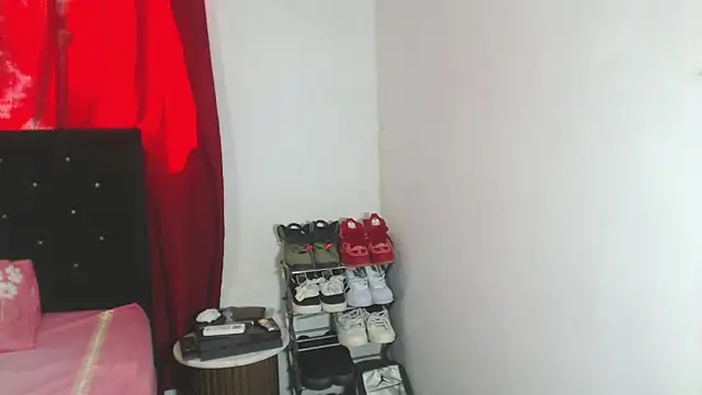 Snapshot of hot_man05 chatting on 03-06-25, 07:43 hot man05 online show from 03-06-25, 07:43