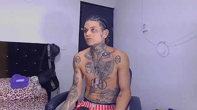 hot man05 online show from 10-28-25, 09:28