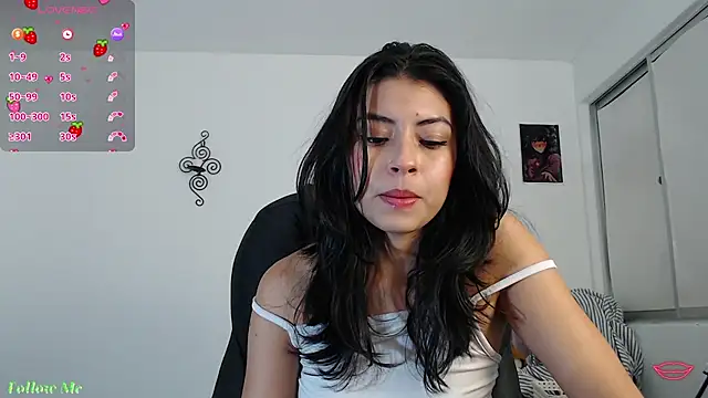 Snapshot of ellajonz chatting on 06-07-26, 02:37 ellajonz online show from 06-07-26, 02:37