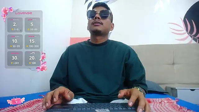 Snapshot of Saipadpuer30 chatting on 03-09-25, 07:37 Saipadpuer30 online show from 03-09-25, 07:37