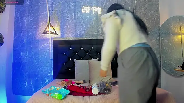 Snapshot of emberhodson chatting on 09-10-25, 10:48 emberhodson online show from 09-10-25, 10:48