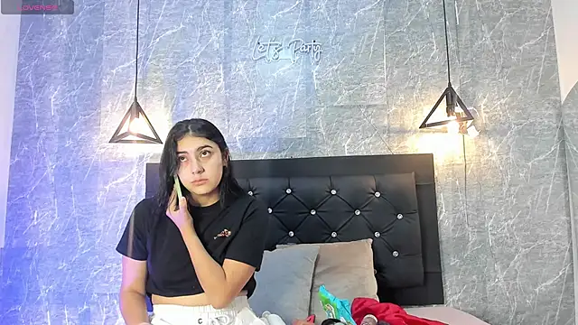 Snapshot of emberhodson chatting on 09-19-25, 11:00 emberhodson online show from 09-19-25, 11:00