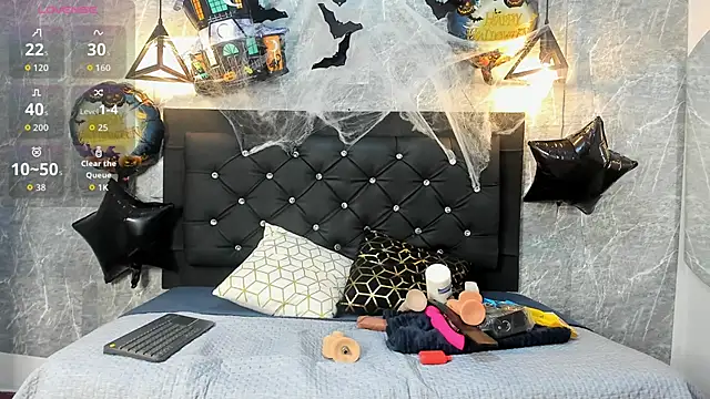 Snapshot of emberhodson chatting on 10-15-25, 12:16 emberhodson online show from 10-15-25, 12:16