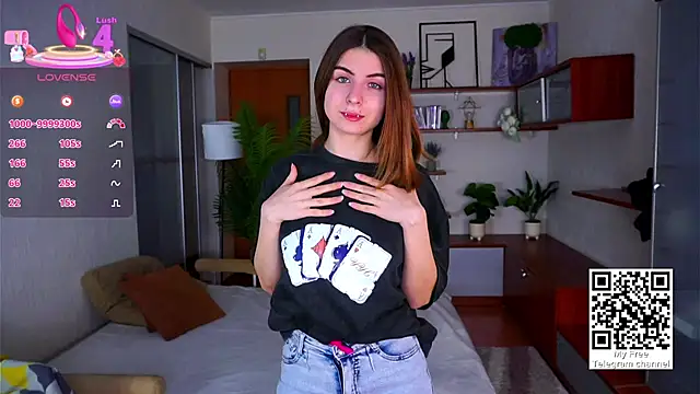 ErlinaBuoy online show from 12-16-25, 05:34