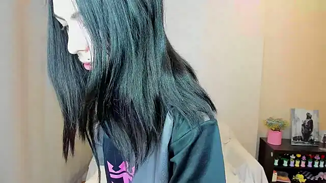 Snapshot of ErlinaBuoy chatting on 06-19-26, 07:01 ErlinaBuoy online show from 06-19-26, 07:01