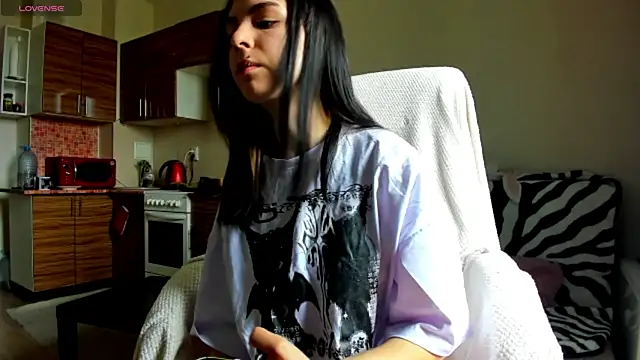Snapshot of ErlinaBuoy chatting on 07-24-26, 06:44 ErlinaBuoy online show from 07-24-26, 06:44