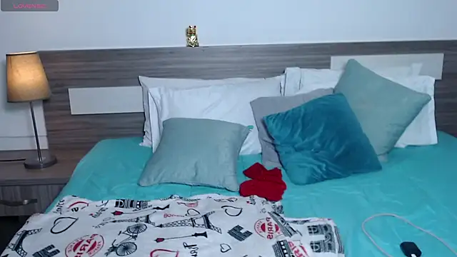 Liiamthompson online show from 02-01-26, 09:41