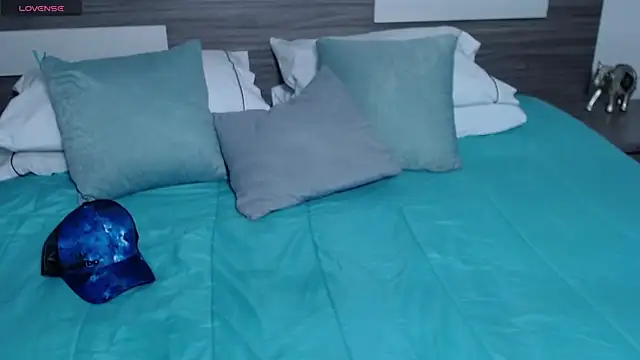 Liiamthompson online show from 02-11-26, 10:20