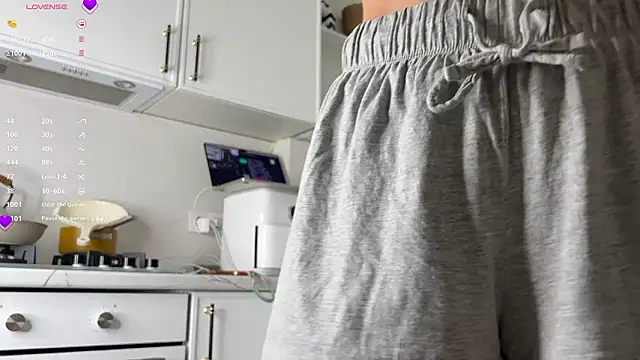 WhiteAnni online show from 02-17-26, 05:48