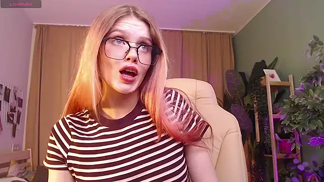 Gretchen Mol online show from 01-16-26, 07:34