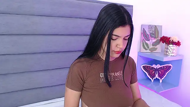 JenniferHost online show from 02-27-25, 01:28