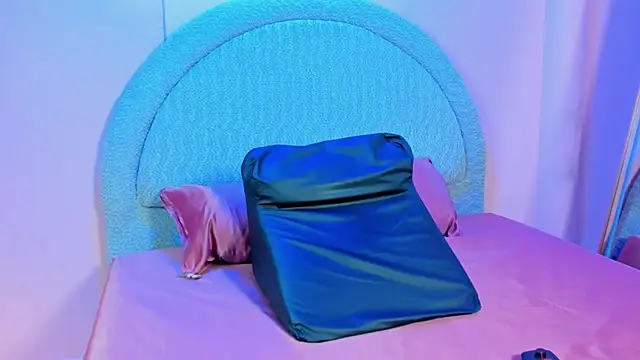 yeikafoxy online show from 04-19-26, 11:42