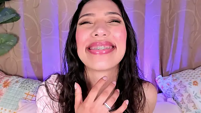Snapshot of Miss_veronicaa2 chatting on 06-09-26, 01:34 Miss veronicaa2 online show from 06-09-26, 01:34