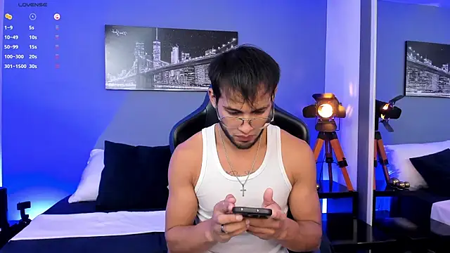 Max Conor1 online show from 05-11-26, 11:05