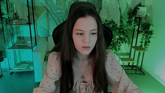 MilaStoyne online show from 02-14-25, 05:51