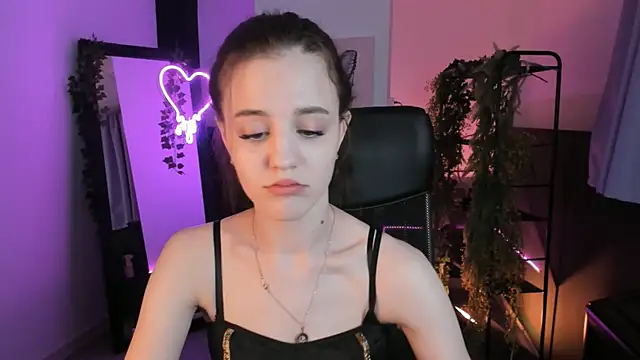 MilaStoyne online show from 02-24-25, 11:30