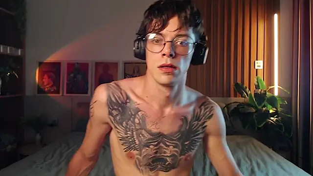 William Henry  online show from 04-10-26, 02:55