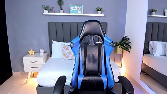 alessia leroy online show from 02-19-25, 11:25