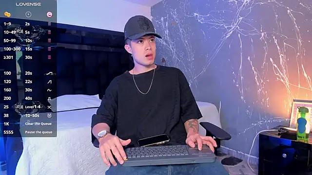 marcuscollins1  online show from 10-25-25, 02:24