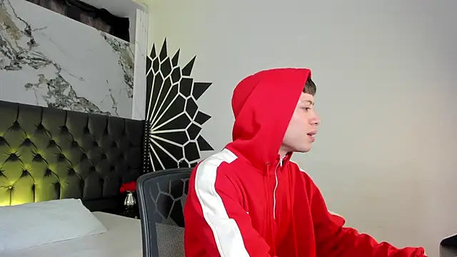 marcuscollins1  online show from 04-07-26, 01:33