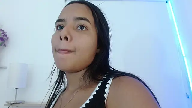 Roxy Stonee online show from 10-27-25, 07:18